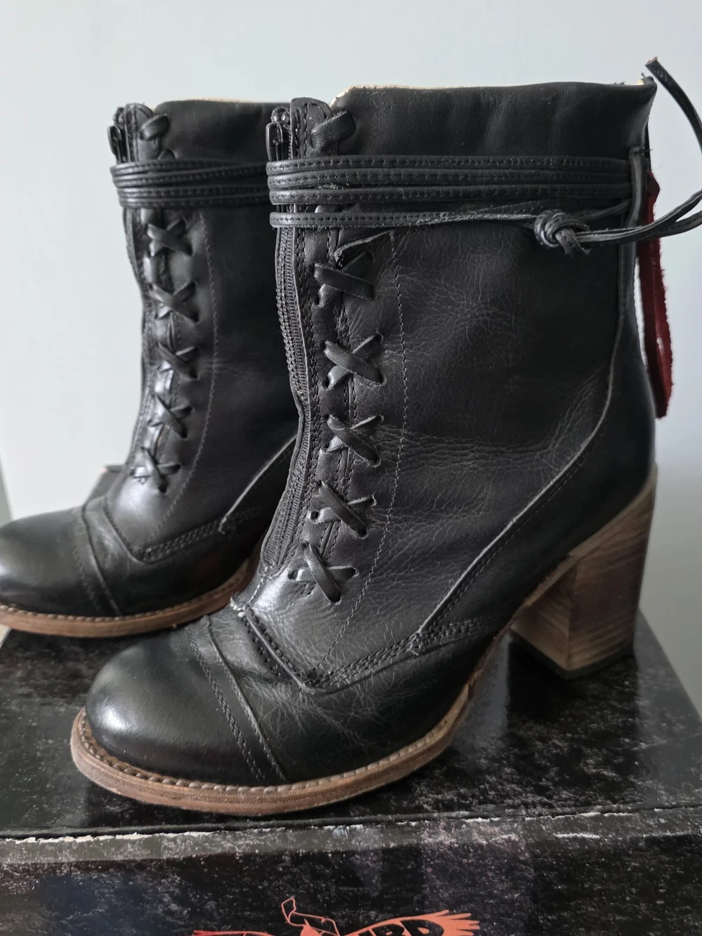 Freebird Bailey Black Leather Lace Up Ankle Boots Block Heel Women Size 10 Box